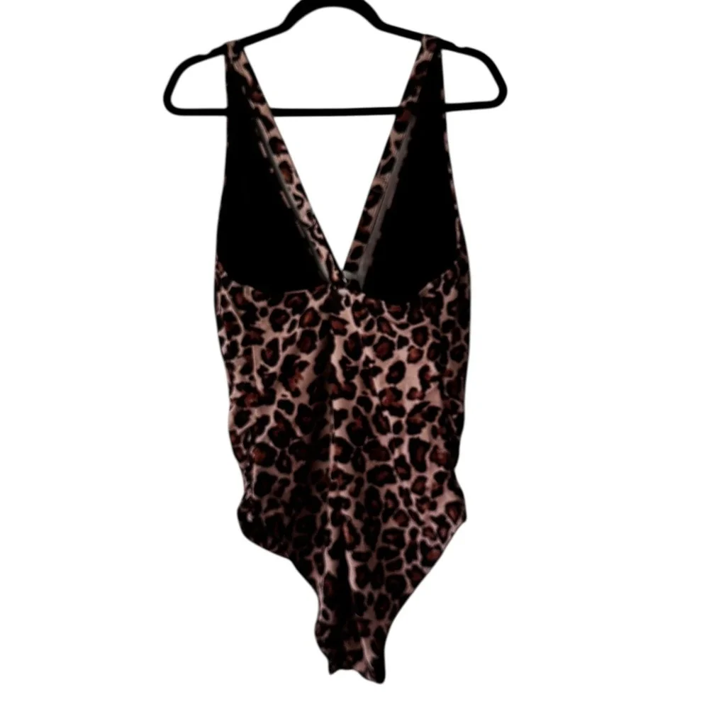 YONIQUE Leopard Plunge V Neck One Piece Swimsuit‎ Women's Size 22W